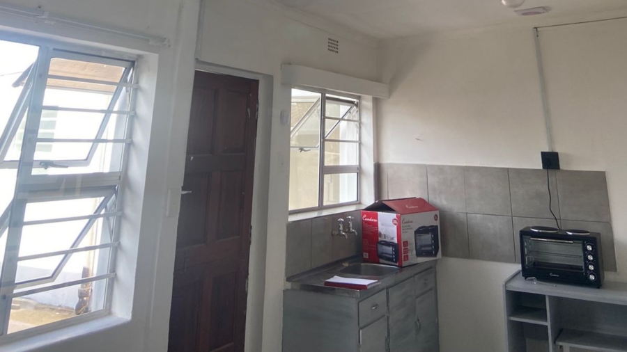 To Let 1 Bedroom Property for Rent in Kensington Western Cape